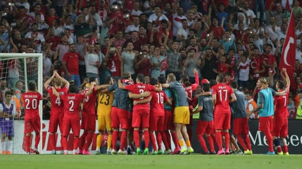 Turquía celebra la clasificación para la EURO 2016 | Foto: UEFA.com