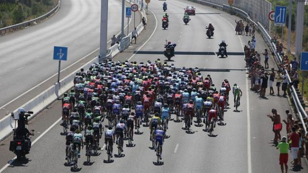 Las autovías son ya habituales en la carrera española. | Fuente: La Vuelta a España