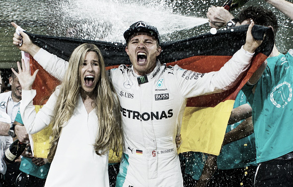 Rosberg y su mujer Vivian celebran el título | Foto: Getty Images