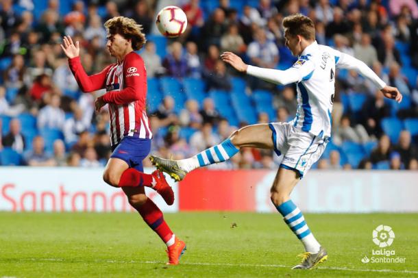 Diego llorente y Griezmann | Foto: LaLiga Santander