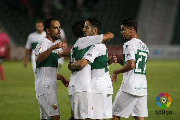 Los futbolistas del Elche celebran el gol de Hugo Fraile ante el Tenerife en la jornada 3 | LaLiga