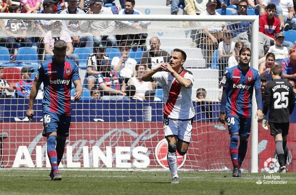 Álvaro García celebrando su gol ante el Levante | Foto: LaLiga Santander