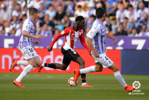 Williams controla el balón | LaLiga