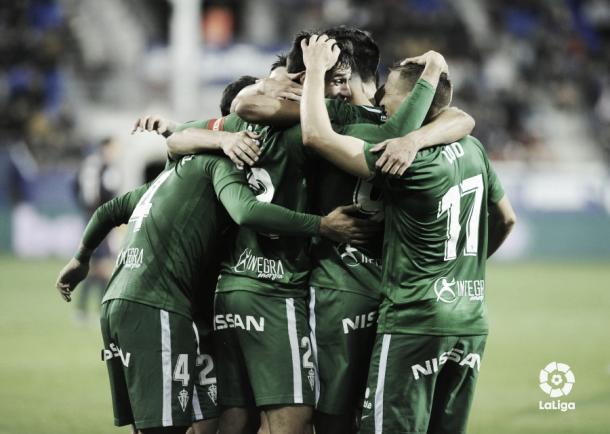 Jugadores del Sporting celebrando un gol | Fotografía: La Liga