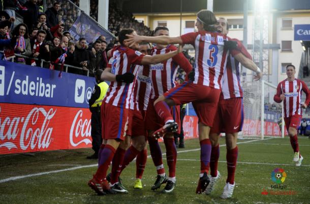 La gioia dei calciatori dell'Atletico dopo la rete del vantaggio di Saul. Fonte foto: laliga.es