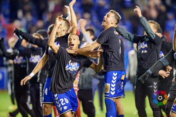 Los jugadores del Alavés celebrando el pase a la finalde la Copa del Rey | Foto: LaLiga