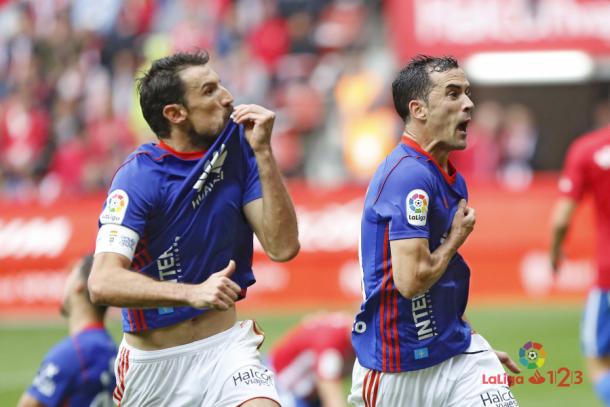 Toché y Linares celebran el gol en el 86 | Imagen: LaLiga 1|2|3