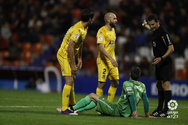 Dani Jiménez tuvo que ser sustituido por lesión. Foto: LaLiga1|2|3