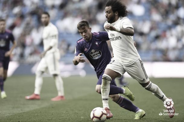 Beltrán ante Marcelo en el Santiago Bernabéu. | Fuente: LaLiga