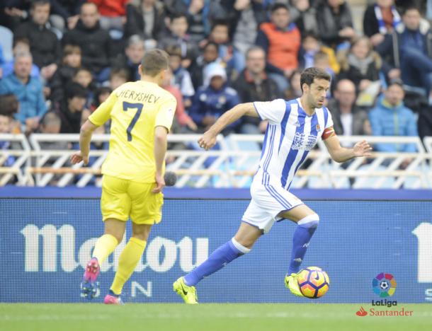 Prieto conduce ante Cherishev. Foto: LFP