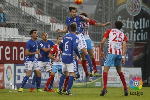 El Lugo consiguió remontarle un 0-2 al Oviedo para sumar un punto  Fotografía: LFP