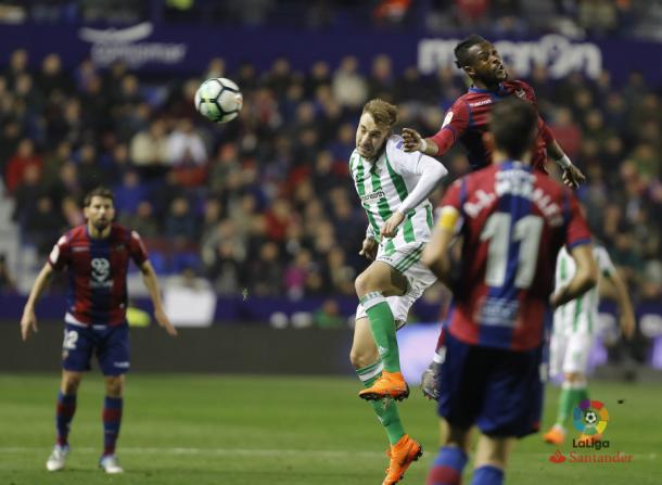 Un lance del choque entre el Levante y el Real Betis. Fotografía: LaLiga