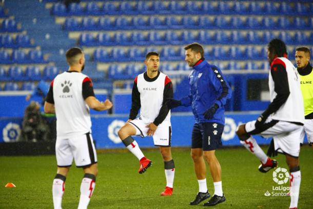 Velázquez calentando antes de un partido | Fotografía: La Liga