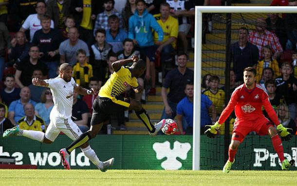 Ighalo batiendo a Fabianski | Foto: Telegraph