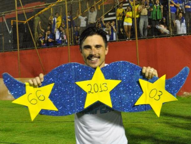 Willian foi peça importante na conquista do Brasileirão 2013 pelo Cruzeiro (Foto: Divulgação/Cruzeiro)