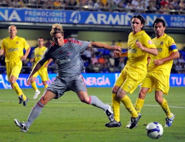 Fernando Torres foi uma das atrações do último confronto entre as duas equipes em um amistoso em 2008 (Foto: Denis Doyle/Getty Images)