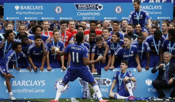Los jugadores del Chelsea celebran el título conseguido la pasada temporada. Foto: 360nobs
