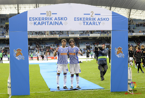 Xabi Prieto podrá jugar en el Camp Nou, pero Carlos Martínez no. | Foto: La Liga