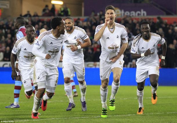 Fernandez celebrates his goal (photo: Reuters)