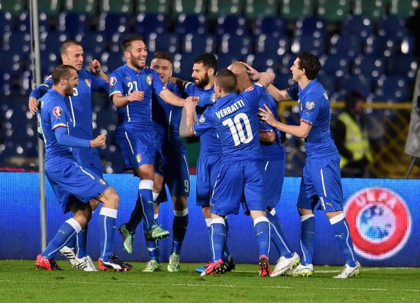 Italy celebrate scoring against Bulgaria during qualifying | photo: gettyimages