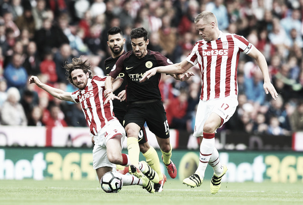 Joe Allen put in a solid performance yesterday on his home debut for Stoke. Photo: Zimbio. 