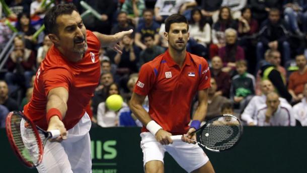Djokovic y Zimonjic en Copa Davis. Foto: daviscup.com