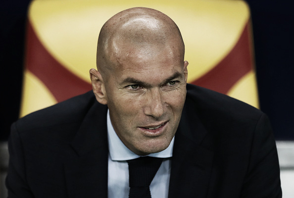 Zidane durante a partida entre Real Madrid e Manchester United | Foto: Amin Mohammad Jamali/Getty Images