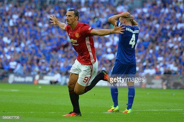 Zlatan Ibrahimovic's late header defeated Leicester City at Wembley | Photo: Getty