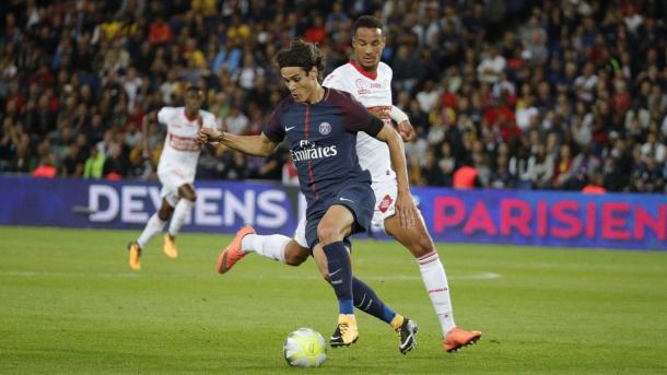 Cavanni en el partido contra el PSG | Fuente: PSG