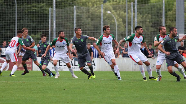 Garitano probó a Zubeldia de central | Foto: Real Sociedad
