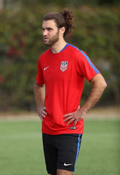 Graham Zusi back in action. | Photo: Victor Decolongon/Getty Images