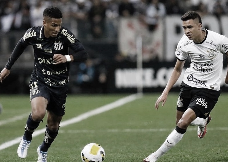 Santos e Corinthians se enfrentam pelo último clássico alvinegro da temporada