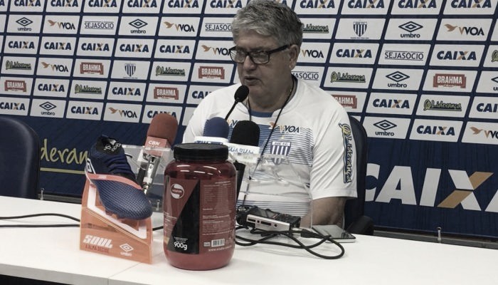 Após classificação do Avaí nos pênaltis, Geninho admite jogo desgastante: "Típico de decisão" 