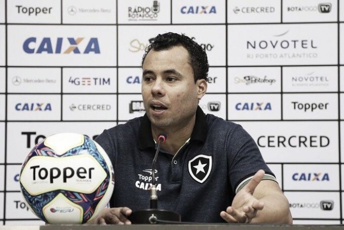 Jair Ventura cobra mais eficiência e lamenta desfalques para jogo diante do Coritiba