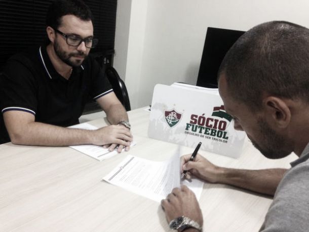 Diego Cavalieri renova o contrato com o Fluminense por quatro anos
