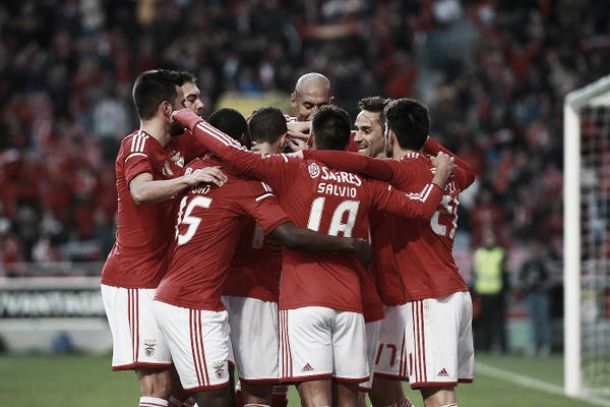 Benfica gana y vuelve a sonreír