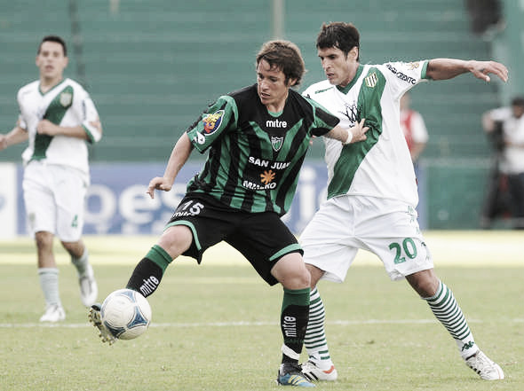 Banfield reanuda la SuperLiga recibiendo a San Martín (SJ) Banfield reanuda la SuperLiga recibiendo a San Martín (SJ)