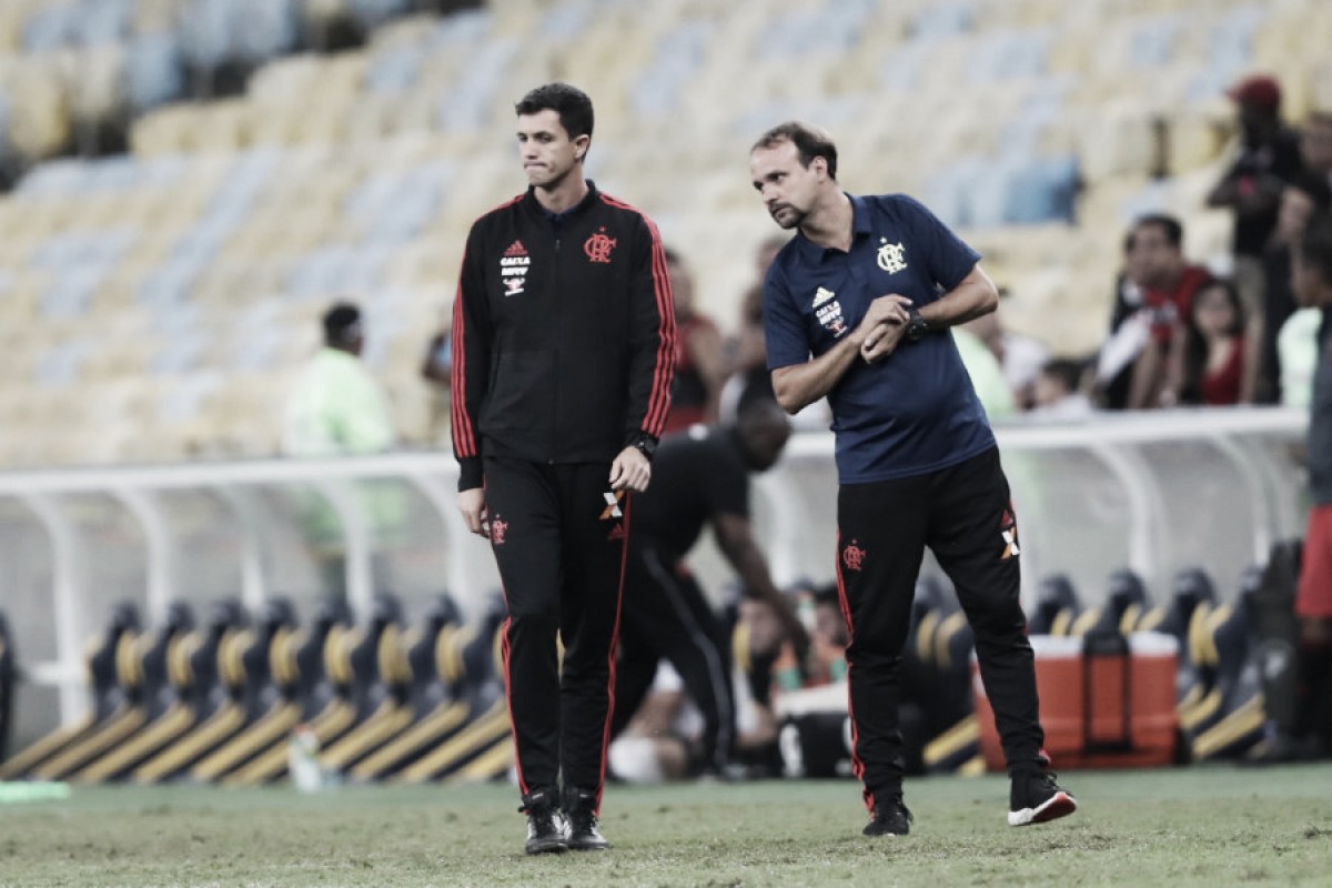 Flamengo viaja para duelo contra Atlético-MG com desfalques e zaga de garotos