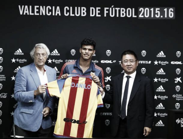 Danilo Barbosa fue presentado como jugador del Valencia