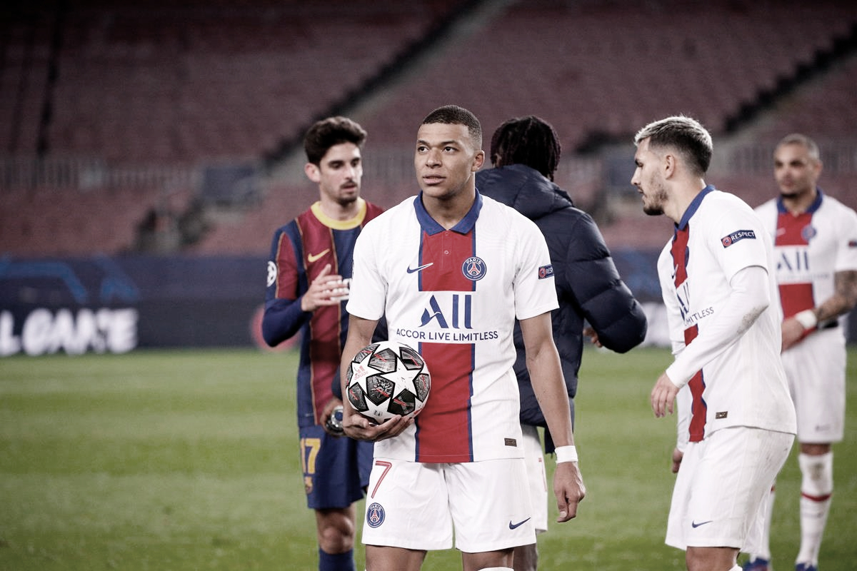 Após atuação de gala sobre Barcelona, Mbappé fala sobre renovação com PSG: "Sigo refletindo a longo prazo" Após atuação de gala sobre Barcelona, Mbappé fala sobre renovação com PSG: "Sigo refletindo a longo prazo"