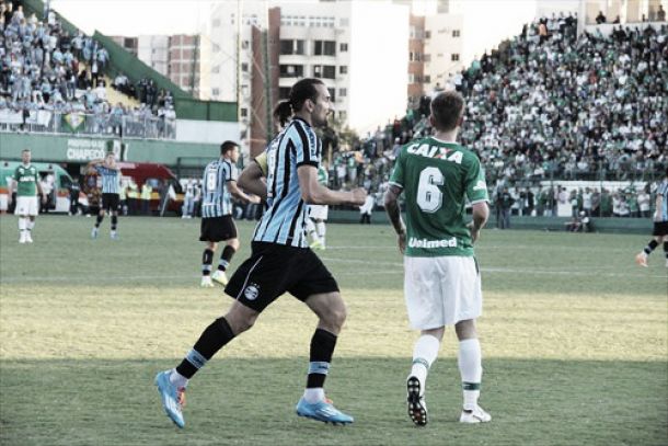 Com objetivos distintos, Grêmio e Chapecoense se enfrentam em Porto Alegre