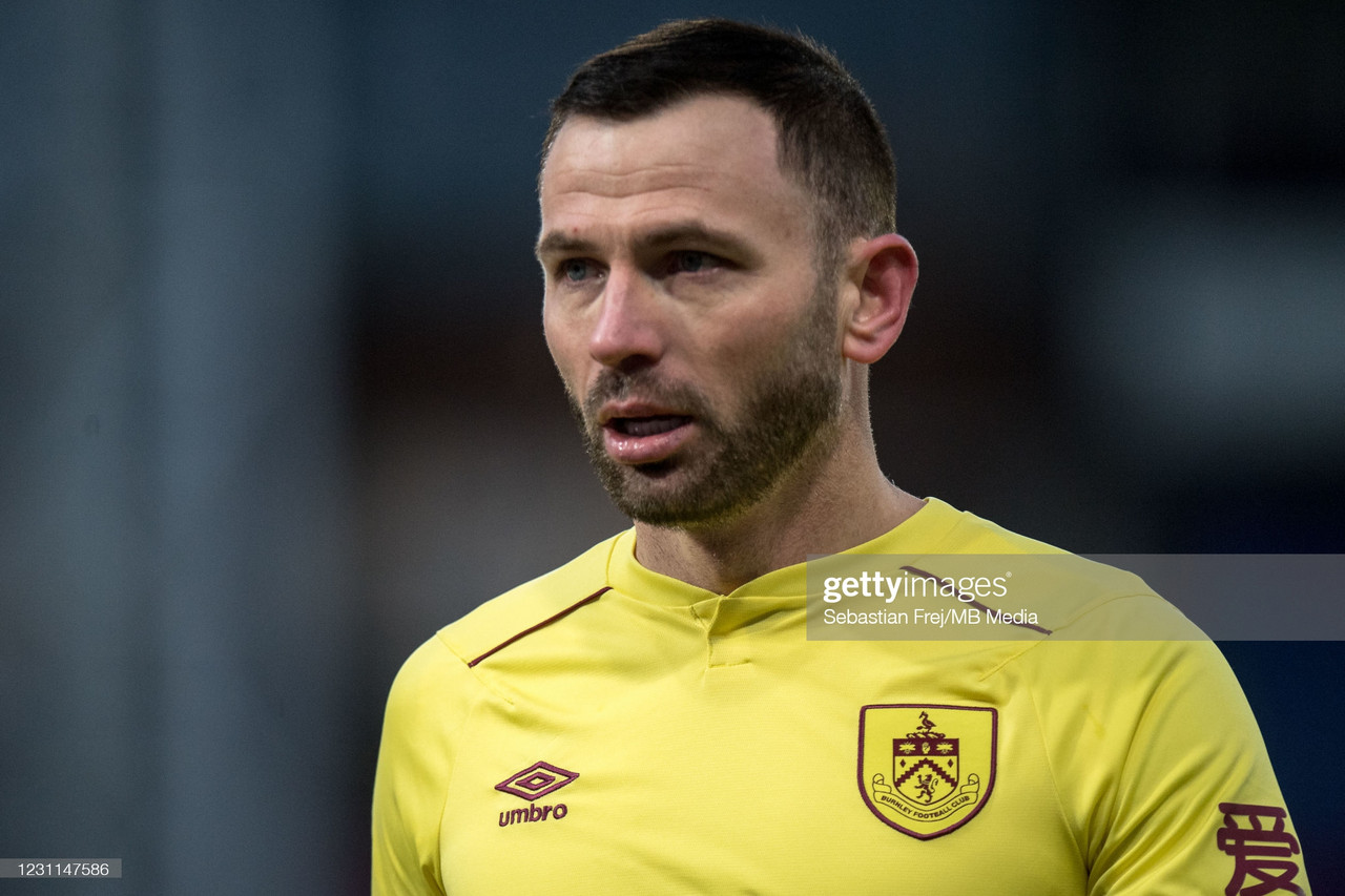 Phil Bardsley pens Burnley extension