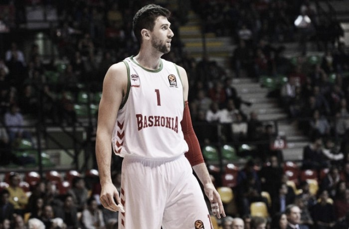 Basket, il Baskonia sgrida Bargnani: "Quasi mai in campo, non possiamo considerarlo una stella"