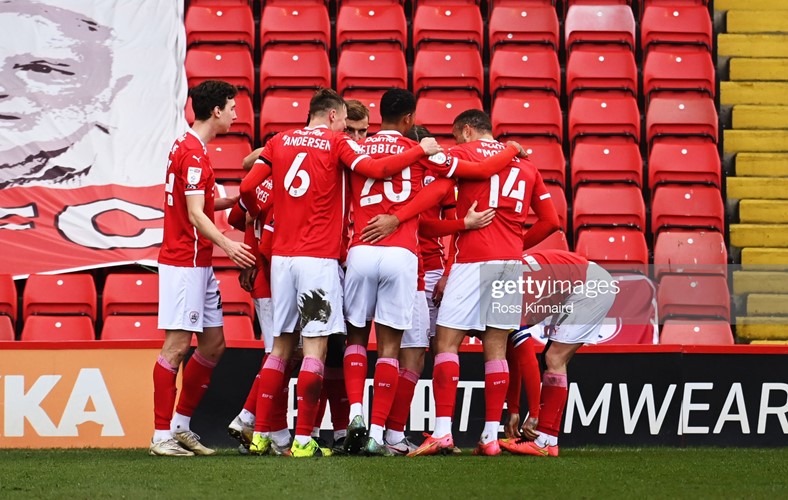 Barnsley 2-0 Middlesbrough: Reds edge closer to play-offs