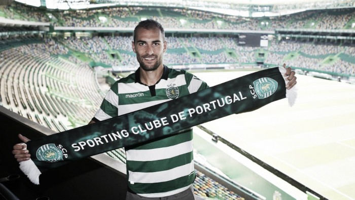 El delantero Bas Dost, nuevo refuerzo del Sporting de Portugal