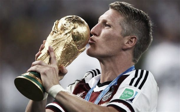Bastian Schweinsteiger: Cult Hero, Fußballgott, World Champion