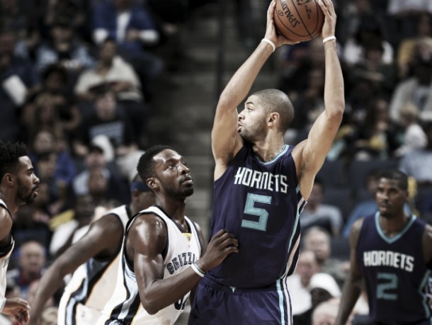 Nba, gli Hornets volano anche in trasferta. Demoliti i Grizzlies a Memphis (99-123) Nba, gli Hornets volano anche in trasferta. Demoliti i Grizzlies a Memphis (99-123)