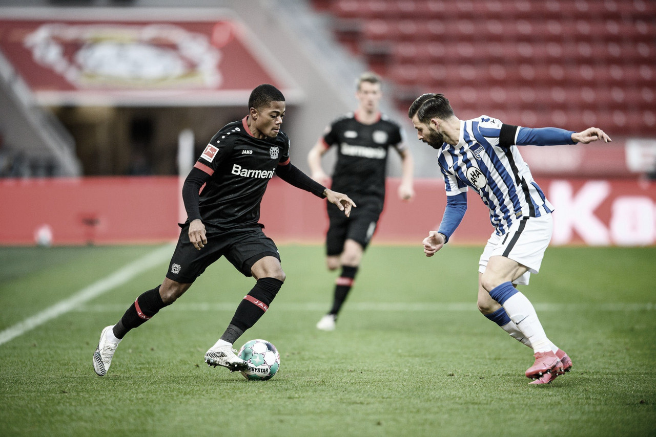 Bayer
Leverkusen empata com Hertha Berlin e perde chance de encostar no líder Bayern Bayer
Leverkusen empata com Hertha Berlin e perde chance de encostar no líder Bayern