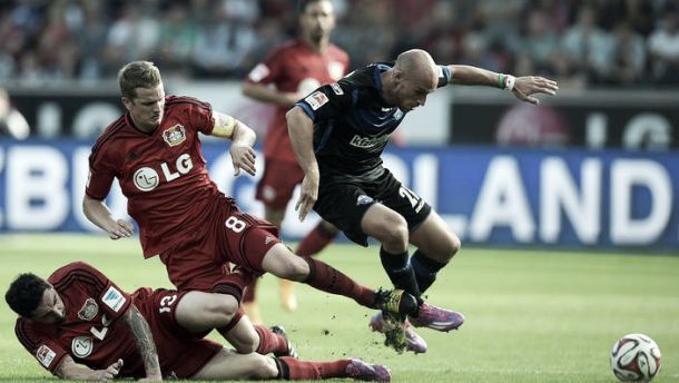 VfB Stuttgart - Bayer Leverkusen: Bayer look to keep pressure on leaders