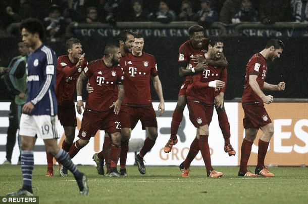 Schalke 04 1-3 Bayern Munich: Bavarians go eight points clear thanks to grandstand finish